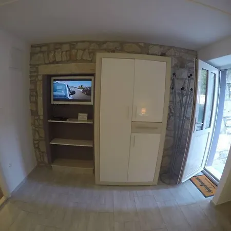 דירה Grgur Ninski - Renovated Stone House Studio
