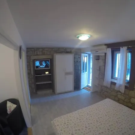 Grgur Ninski - Renovated Stone House Studio דירה *
